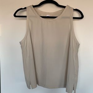 Old Navy Size Medium Concrete/Off White Active Stretch Tech Tank Top